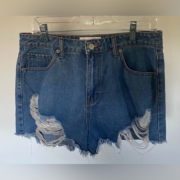 Preloved Denim Blvd Distressed jean shorts Women's Size Large - Picture 2 of 8
